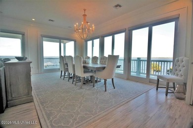 Magnificent home on peninsula overlooking the Bay! Greatroom - photo 12