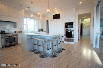 Magnificent home on peninsula overlooking the Bay! Greatroom - photo 14