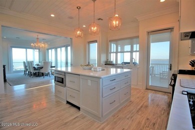Magnificent home on peninsula overlooking the Bay! Greatroom - photo 15