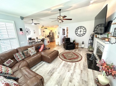 SELLER is MOTIVATED on this Stunning 3 bed 3 bath *Greenbriar* - photo 15