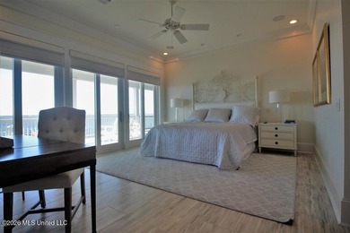 Magnificent home on peninsula overlooking the Bay! Greatroom - photo 18