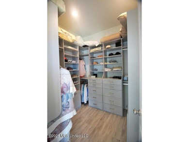 Magnificent home on peninsula overlooking the Bay! Greatroom - photo 20