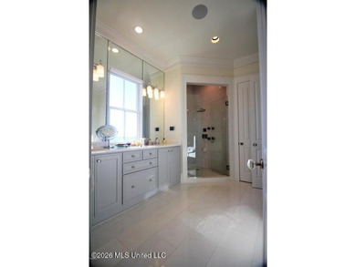 Magnificent home on peninsula overlooking the Bay! Greatroom - photo 23
