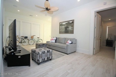 Magnificent home on peninsula overlooking the Bay! Greatroom - photo 24