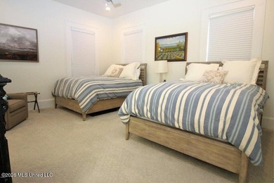 Magnificent home on peninsula overlooking the Bay! Greatroom - photo 33