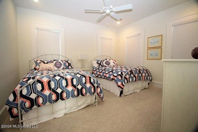 Magnificent home on peninsula overlooking the Bay! Greatroom - photo 35