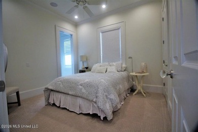 Magnificent home on peninsula overlooking the Bay! Greatroom - photo 38