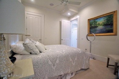 Magnificent home on peninsula overlooking the Bay! Greatroom - photo 39