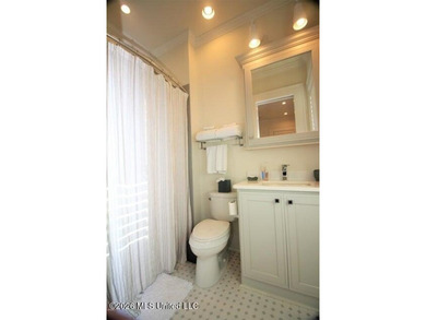 Magnificent home on peninsula overlooking the Bay! Greatroom - photo 40