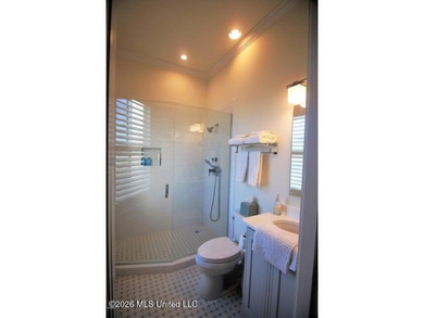 Magnificent home on peninsula overlooking the Bay! Greatroom - photo 43
