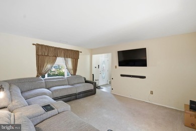 HUGE price improvement!!! Move-in ready 3-bed, 2.5-bath - photo 13