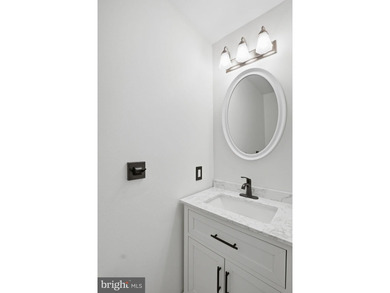 HUGE price improvement!!! Move-in ready 3-bed, 2.5-bath - photo 19