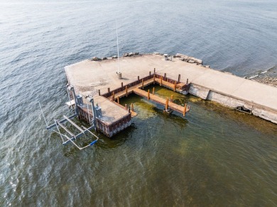 A very RARE property with 354' of waterfront, 225' long - photo 28
