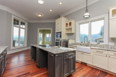 Nestled in the highly sought-after Thunderbird community, this - photo 11