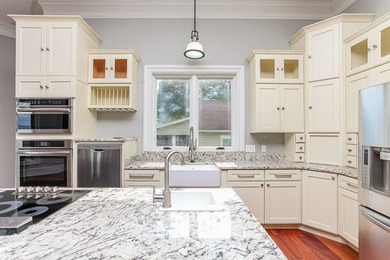 Nestled in the highly sought-after Thunderbird community, this - photo 12