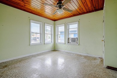 Located in the heart of Laguna Beach, this charming 2 bedroom - photo 14