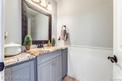 Rare opportunity to own a beautifully updated waterfront condo - photo 15