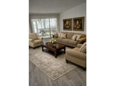 Welcome to this 2-bed/2-bath condo located in Poinciana Country - photo 6