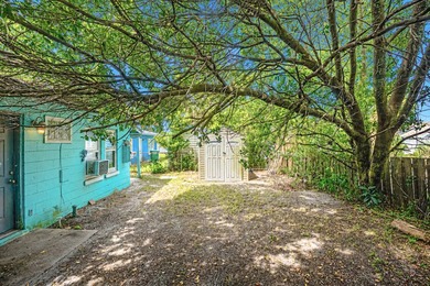 Located in the heart of Laguna Beach, this charming 2 bedroom - photo 20