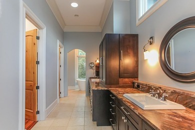 Nestled in the highly sought-after Thunderbird community, this - photo 23