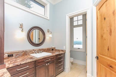 Nestled in the highly sought-after Thunderbird community, this - photo 24