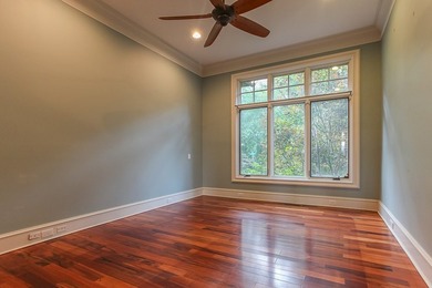 Nestled in the highly sought-after Thunderbird community, this - photo 31