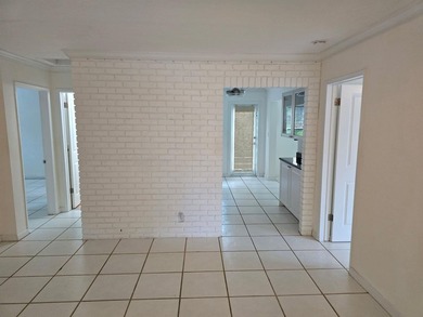 This Oakland Park home reflects true pride of ownership at every - photo 3