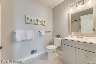 Rare opportunity to own a beautifully updated waterfront condo - photo 35