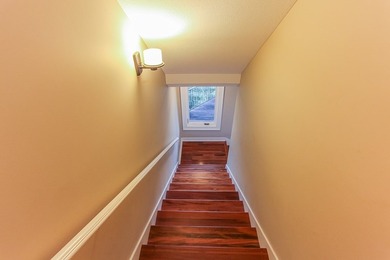 Nestled in the highly sought-after Thunderbird community, this - photo 37