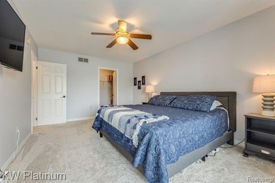 Rare opportunity to own a beautifully updated waterfront condo - photo 37