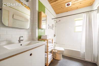 *Two-family home on a quiet, convenient block with easy access - photo 8