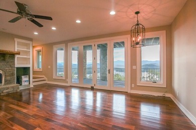 Nestled in the highly sought-after Thunderbird community, this - photo 41
