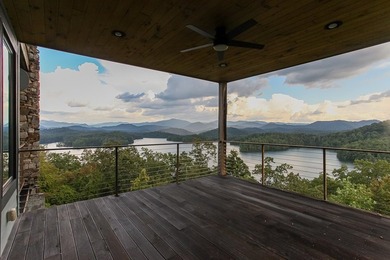 Nestled in the highly sought-after Thunderbird community, this - photo 46