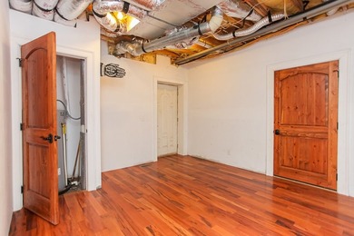 Nestled in the highly sought-after Thunderbird community, this - photo 48