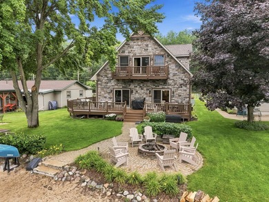 Lake James GEM! Huge over 3000 SQ foot Chalet on main body of - photo 2