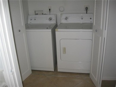 !!! BEAUTIFUL 2 bedrooms and 2 baths !!! WITH A LAKE VIEW - photo 8