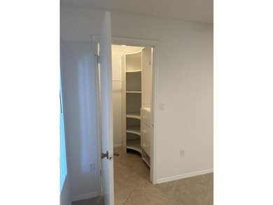 !!! BEAUTIFUL 2 bedrooms and 2 baths !!! WITH A LAKE VIEW - photo 10