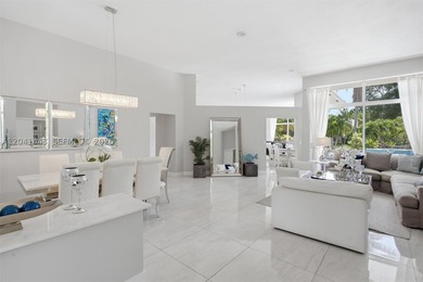 Discover your own private oasis in the heart of Weston! Situated - photo 8