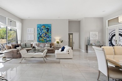 Discover your own private oasis in the heart of Weston! Situated - photo 10