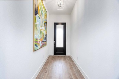 Like-new townhome featuring modern upgrades and an open - photo 2