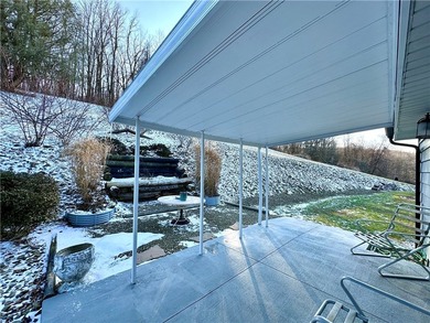 This inviting ranch-style home offers the ease and comfort of - photo 9