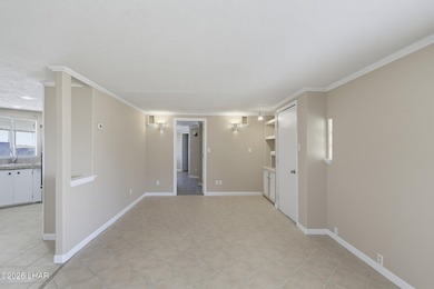 Beautifully refreshed inside and out, this move-in-ready home - photo 7