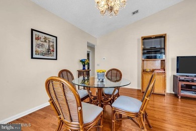 **PRICE IMPROVEMENT** Step into this beautifully maintained - photo 10