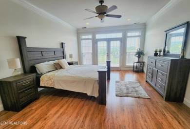 Step into this beautiful home with cathedral ceiling in the - photo 13