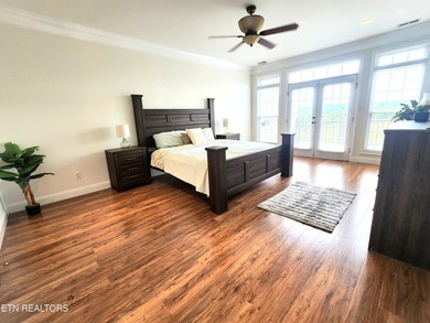 Step into this beautiful home with cathedral ceiling in the - photo 14