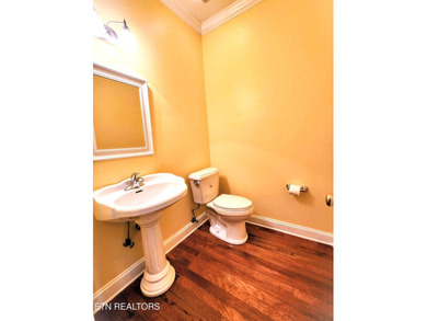 Step into this beautiful home with cathedral ceiling in the - photo 26