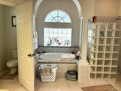 Welcome to this beautifully maintained 3-bedroom, 2-bathroom - photo 26