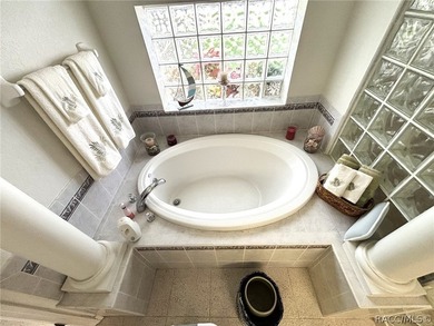 Welcome to this beautifully maintained 3-bedroom, 2-bathroom - photo 28