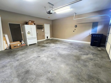 Step into this beautiful home with cathedral ceiling in the - photo 30