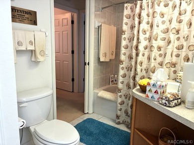 Welcome to this beautifully maintained 3-bedroom, 2-bathroom - photo 32